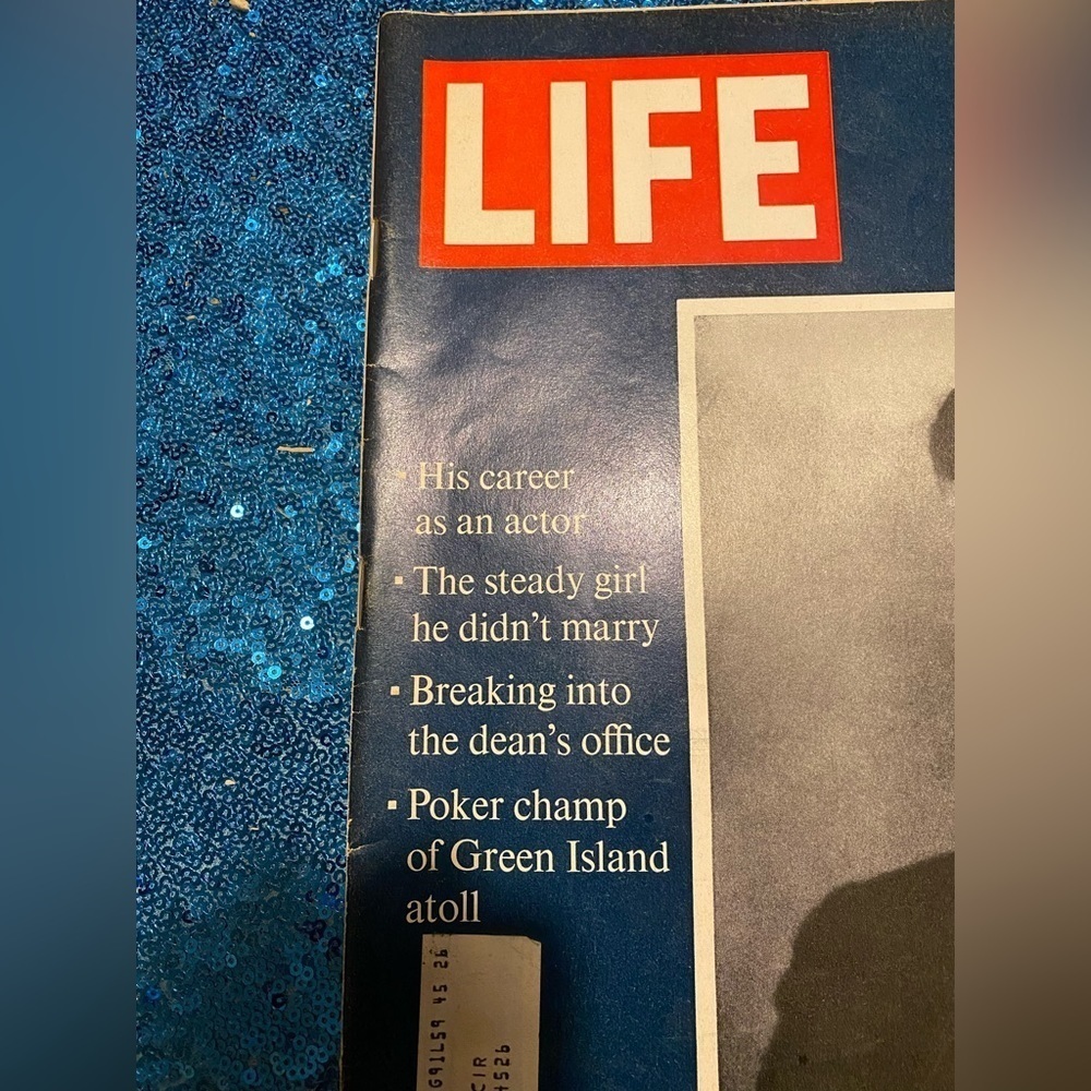 YOUNG NIXON - LIFE MAGAZINE, NOVEMBER 6, 1970 VINTAGE - Picture 2 of 6